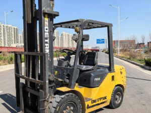 Powered Pallet Truck Type And 2025 Year Used Forklift 5t Heavy Duty Diesel Use For Moving Lifting Cargo With