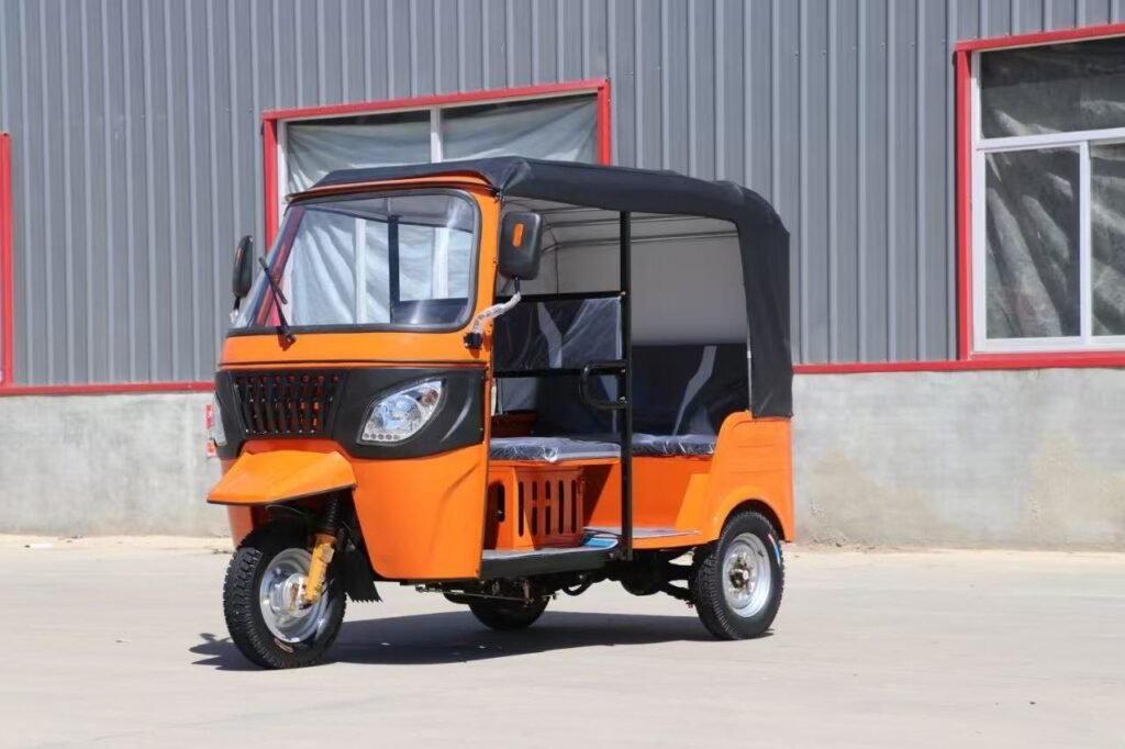 Factory Direct Sales Three Wheel Tuk Tuk Gasoline Tricycle Rcycle Petrol Engine Gasoline Tricycle Taxi